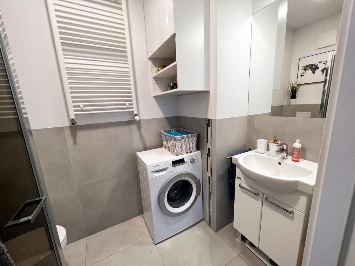 Nowoczesny Apartament - Blisko Centrum Varsavia Esterno foto